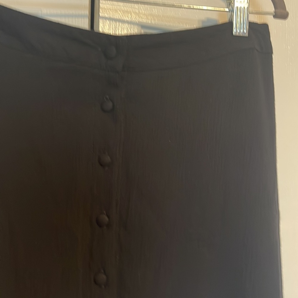 NWOT Kendall & Kylie black button skirt in size small - Picture 5 of 8